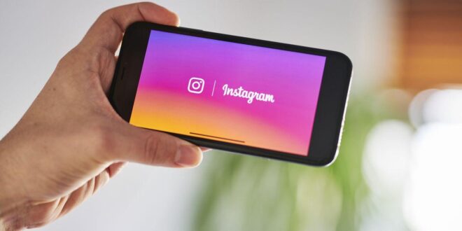 محاکمه تاریخی متا و یوتیوب؛ زن آمریکایی از اعتیاد کودکی به شبکه‌های اجتماعی می‌گوید