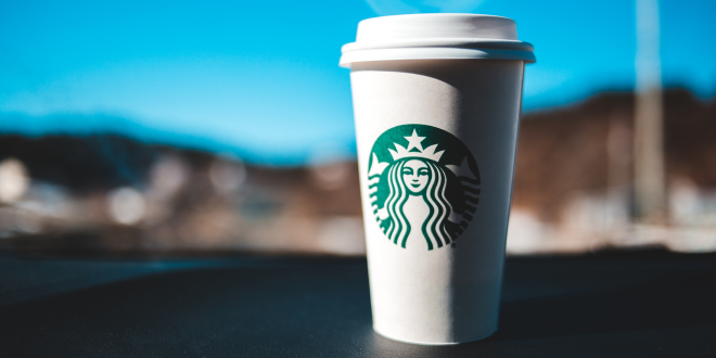 starbucks - اهمیت روانشناسی رنگ‌ها در برندینگ و تبلیغات